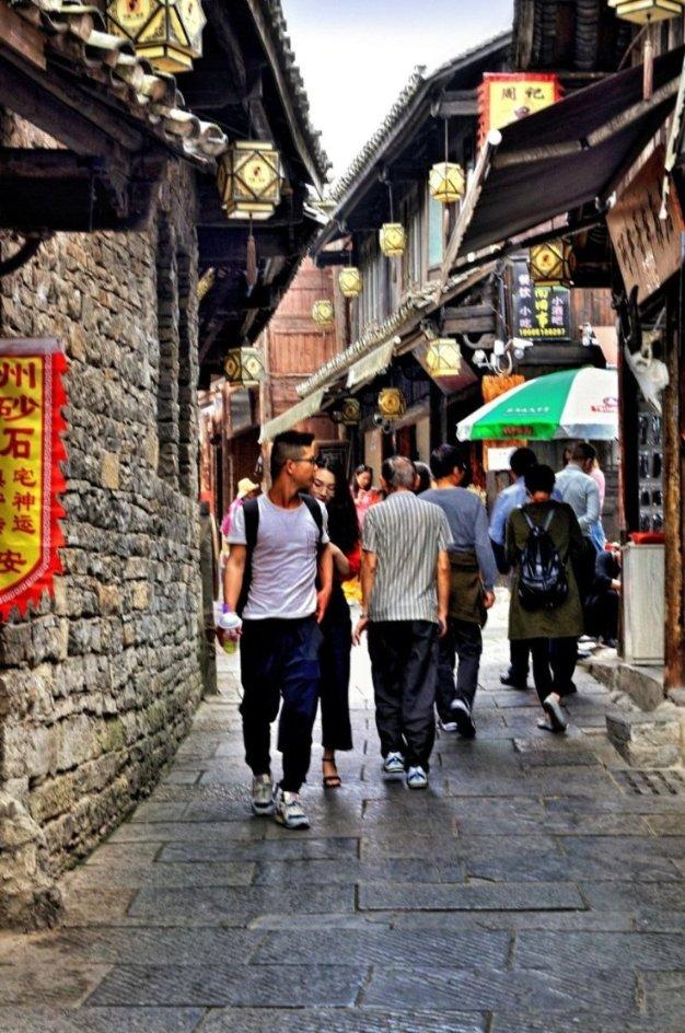 逃离无人的学校
